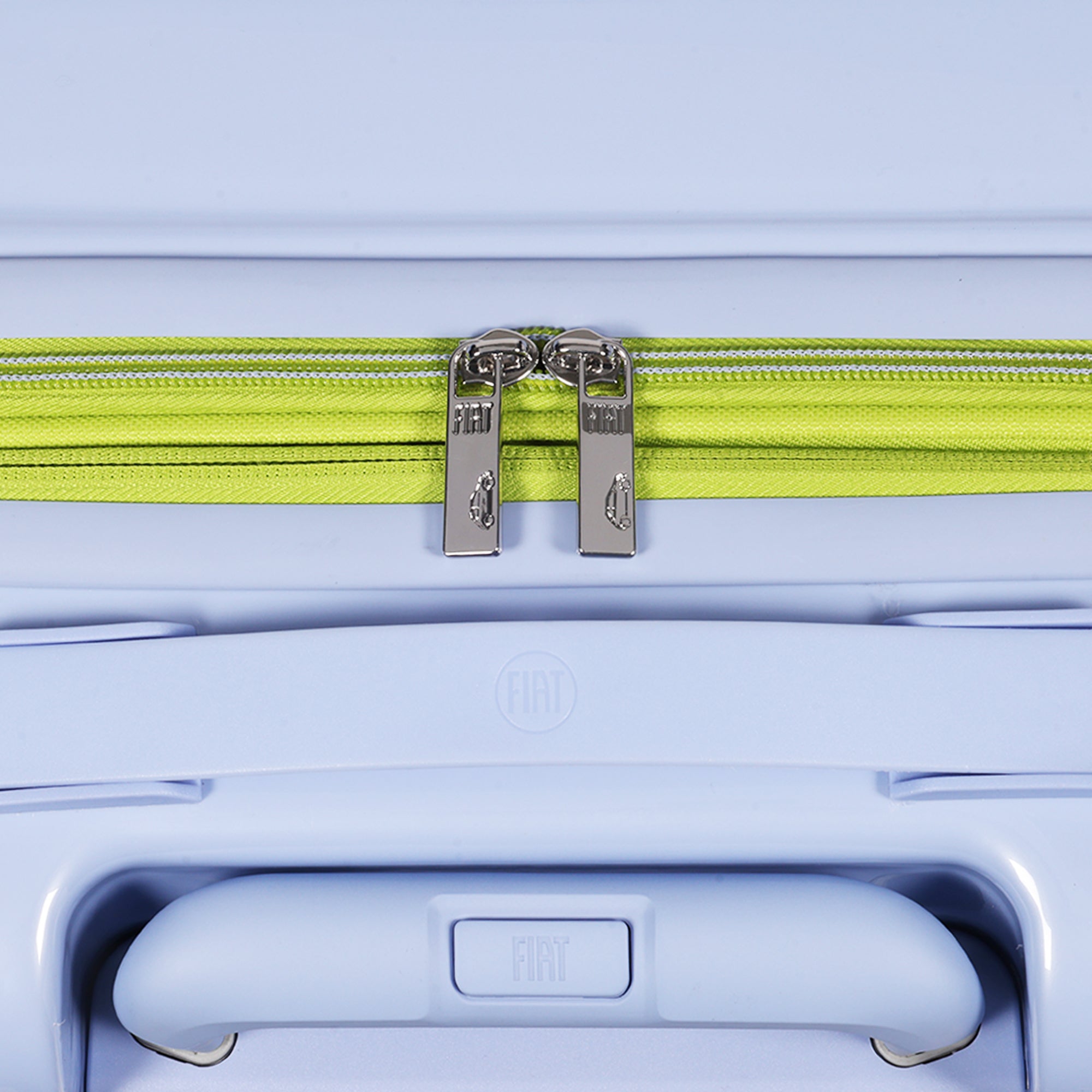 Fiat 500 x FUL 22" Expandable Hardside Carry-On Spinner
