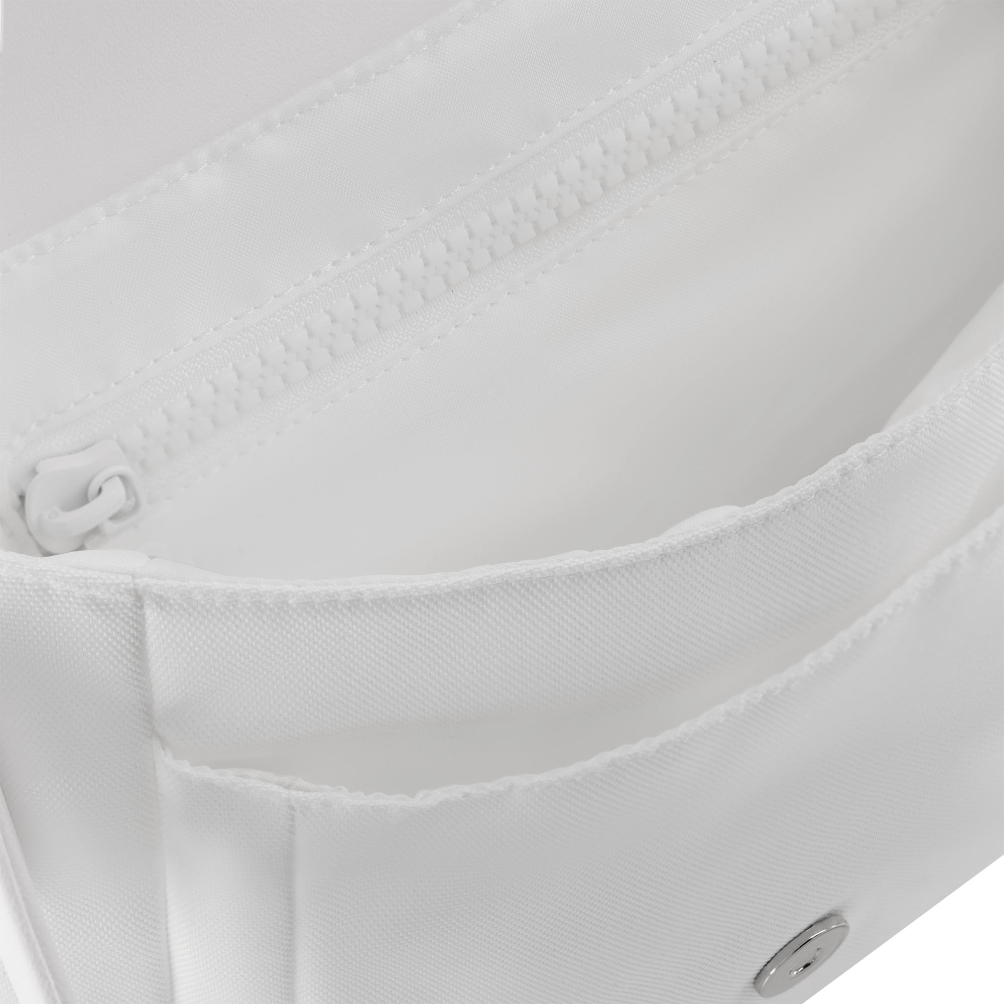 Crocs Classic Crocssbody with front flap